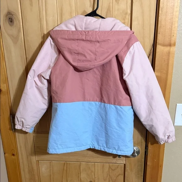 Swiss Tech Hooded Colorblock Puffer Coat in Dusky Pink & Light Blue - Picture 3 of 6